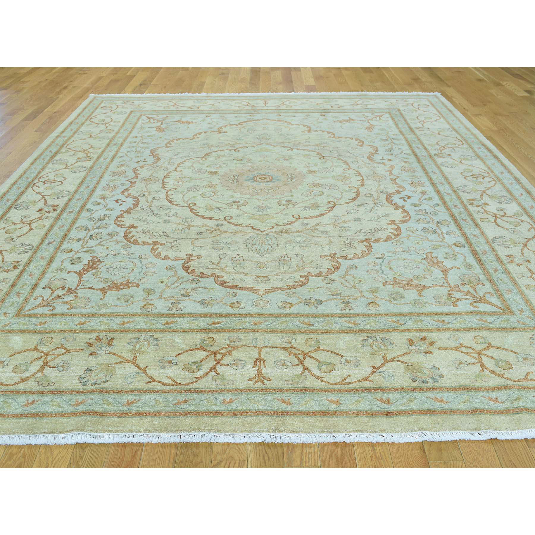 GALLERY OF ORIENTAL RUGS